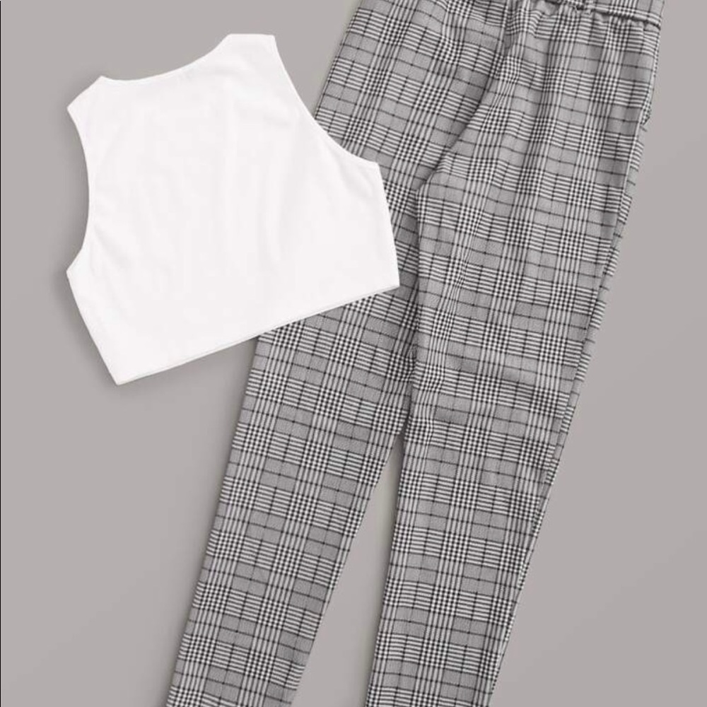 2 pc. Top and bottom pants set. 🎀 - Picture 2 of 5